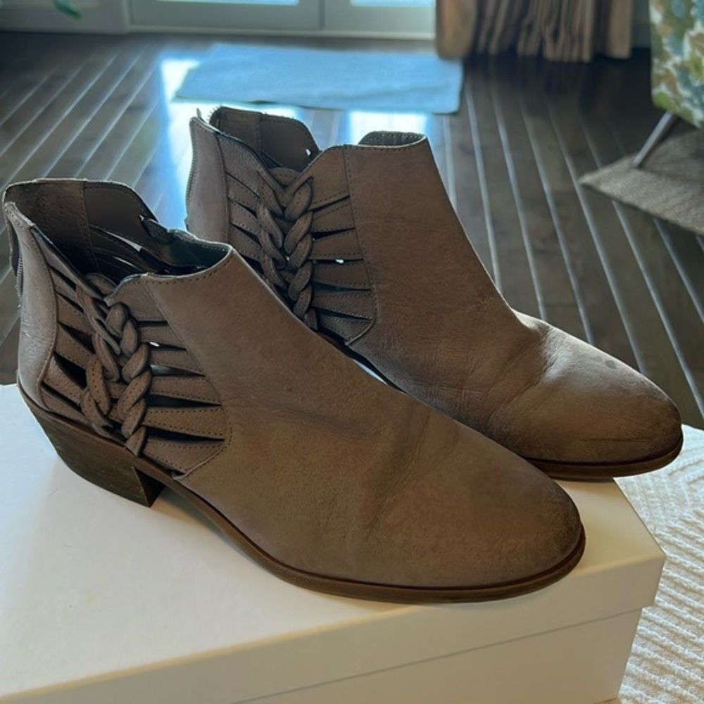 Vince Camuto Prestetta Bootie 9